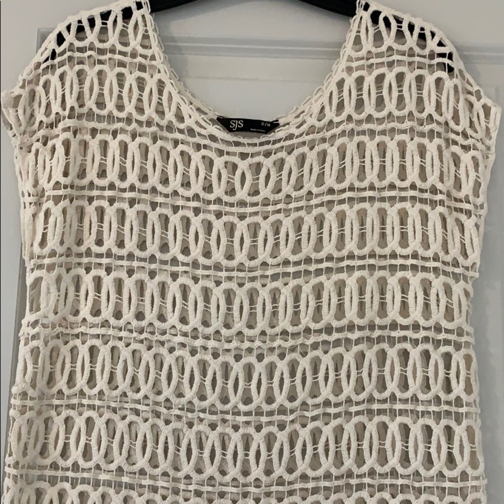 SALE!✅CROCHETED CAP-SLEEVED COVER-UP - Picture 4 of 6